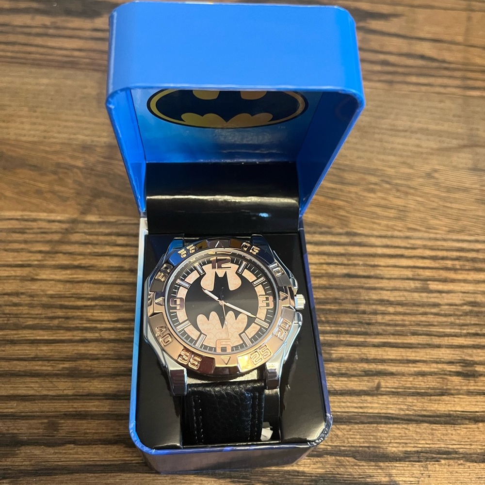 New Batman Watch with Origi al Case!!
